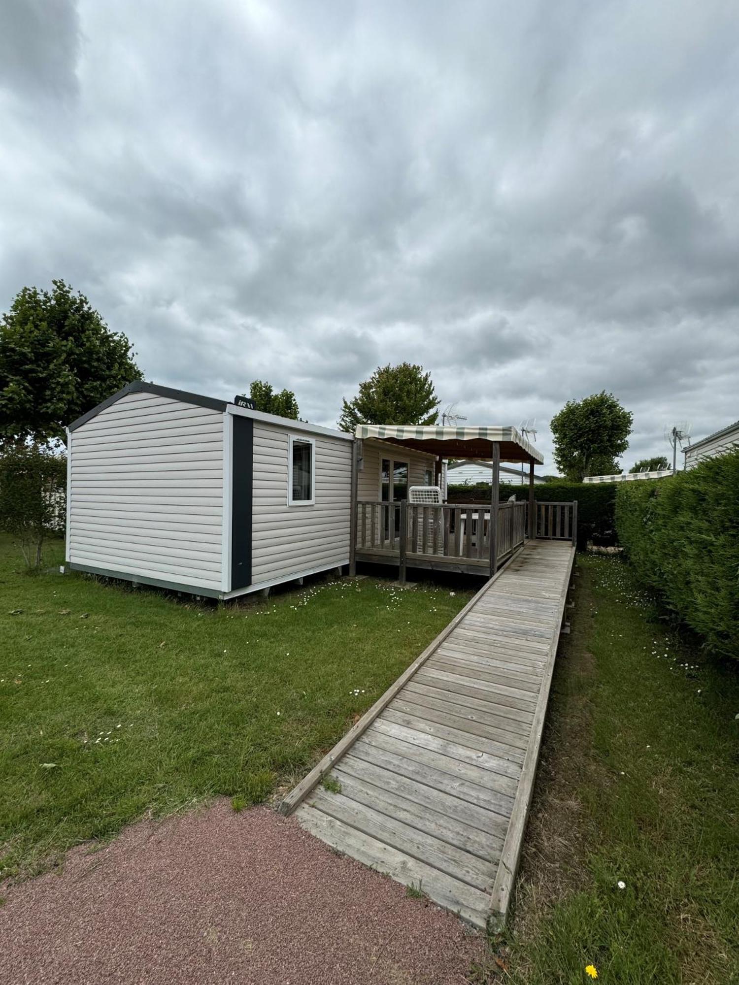 Camping Le Moulin De La Salle Les Sables-d'Olonne Exterior photo